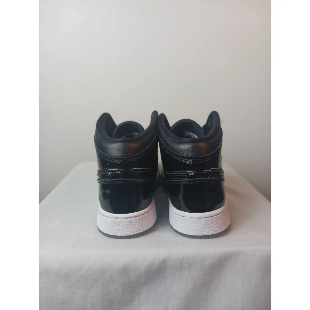 Jordan Air Jordan 1 Mid SE (GS) Black/White/Purple Sneaker 5Y DV1337-004